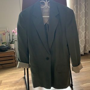 Aritzia Wilfred Green Oversized Blazer - never worn.